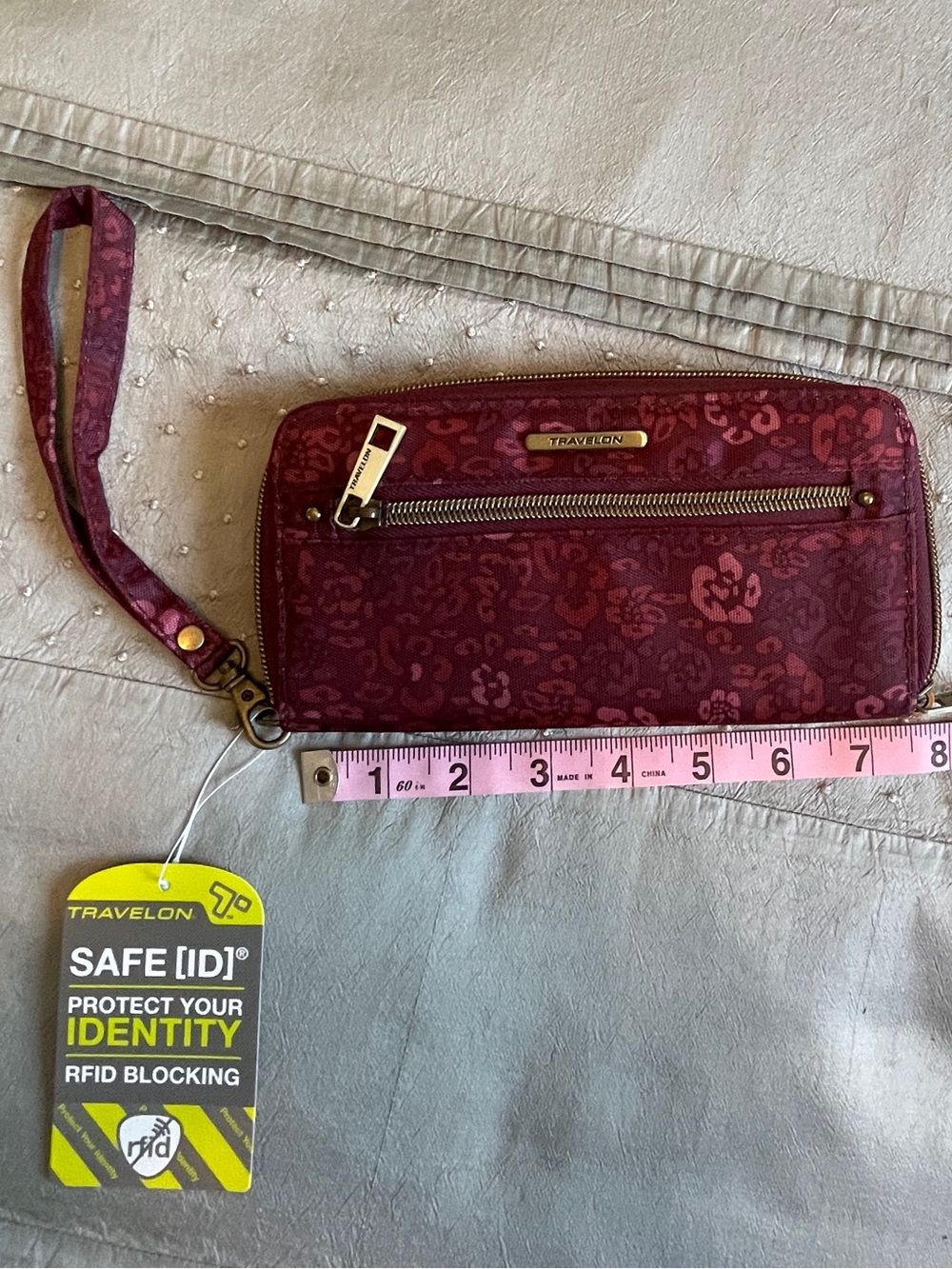 NWT Travelon Red Floral Wallet RFID Wristlet - Picture 4 of 4